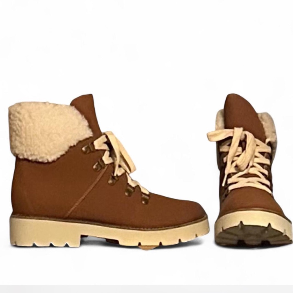 ‎Vegan Lace Up Boots